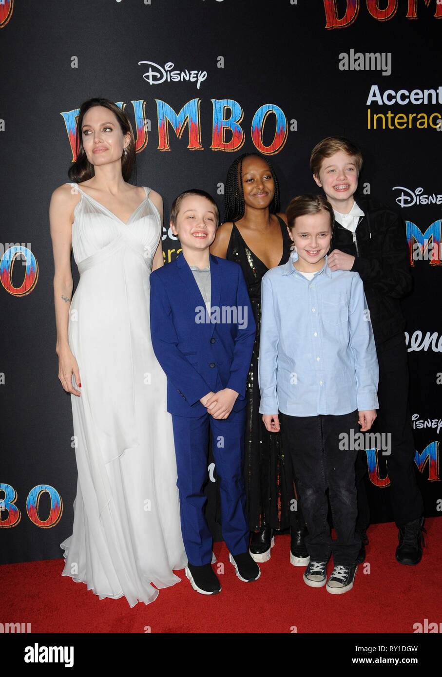 Los Angeles, CA, USA. 11th Mar, 2019. Angelina Jolie, Knox Leon Jolie-Pitt, Zahara Marley Jolie-Pitt, Vivienne Marcheline Jolie-Pitt, Shiloh Nouvel Jolie-Pitt at arrivals for DUMBO Premiere, The Dolby Theatre at Hollywood and Highland Center, Los Angeles, CA March 11, 2019. Credit: Elizabeth Goodenough/Everett Collection/Alamy Live News Stock Photo