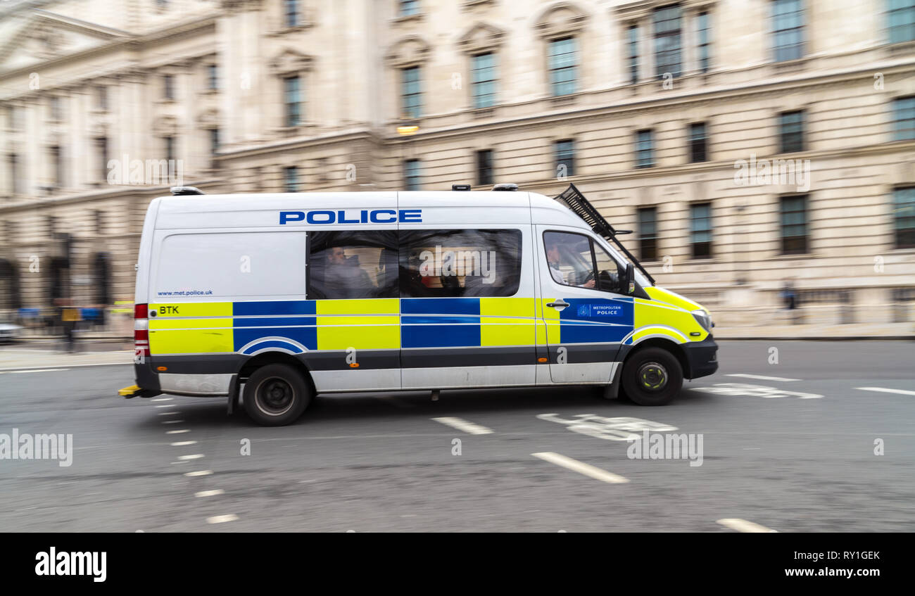 Mercedes sprinter hi-res stock photography and images - Alamy