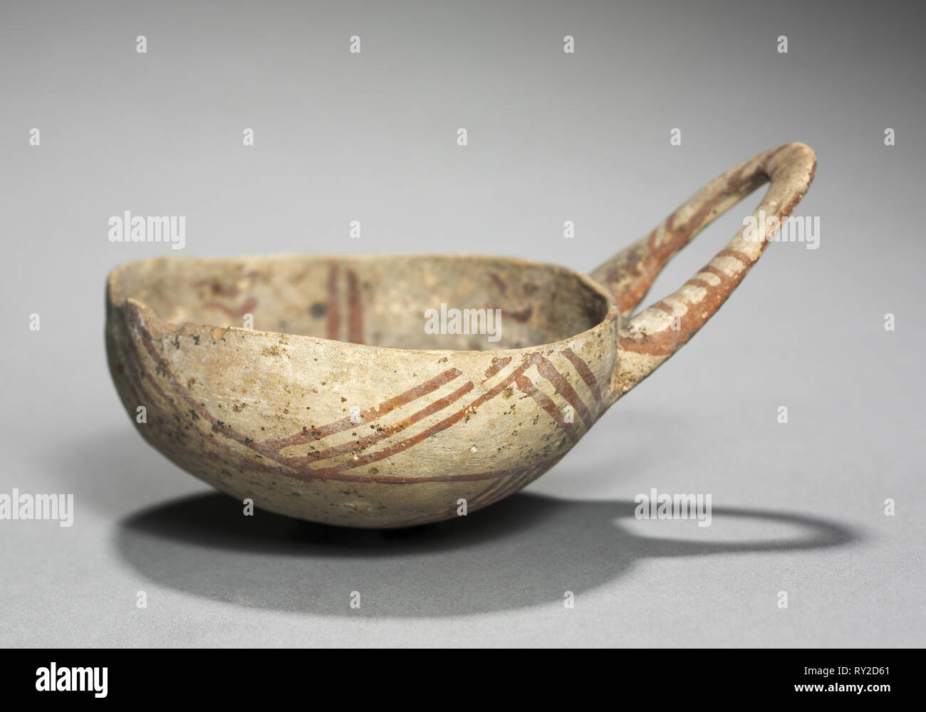 One-Handled Bowl, c. 1725-1600 BC. Cyprus, Middle Cypriot III. White  painted ware; diameter: 9 cm (3 9/16 in.); overall: 8 cm (3 1/8 in.);  without handle: 4.5 cm (1 3/4 in Stock Photo - Alamy