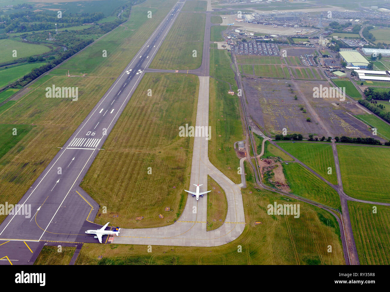 Aerial edinburgh airport hires stock photography and images Alamy