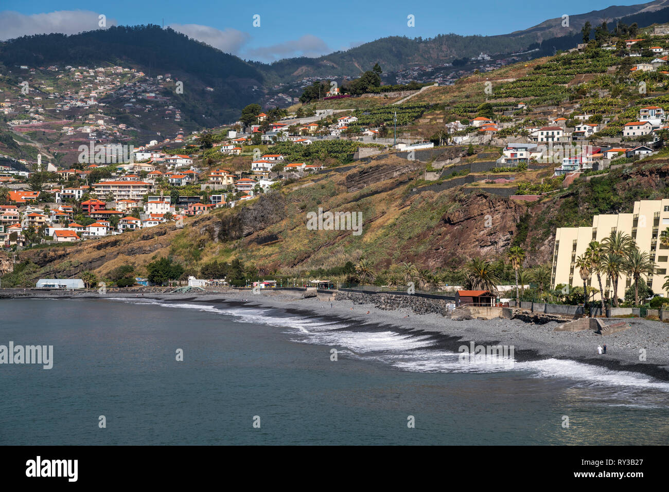 Der öffentliche Strand Praia Formosa, Sao Martinho, Funchal,  Madeira, Portugal, Europa |  Praia Formosa public beach, Sao Martinho, Funchal, Madeira, Stock Photo