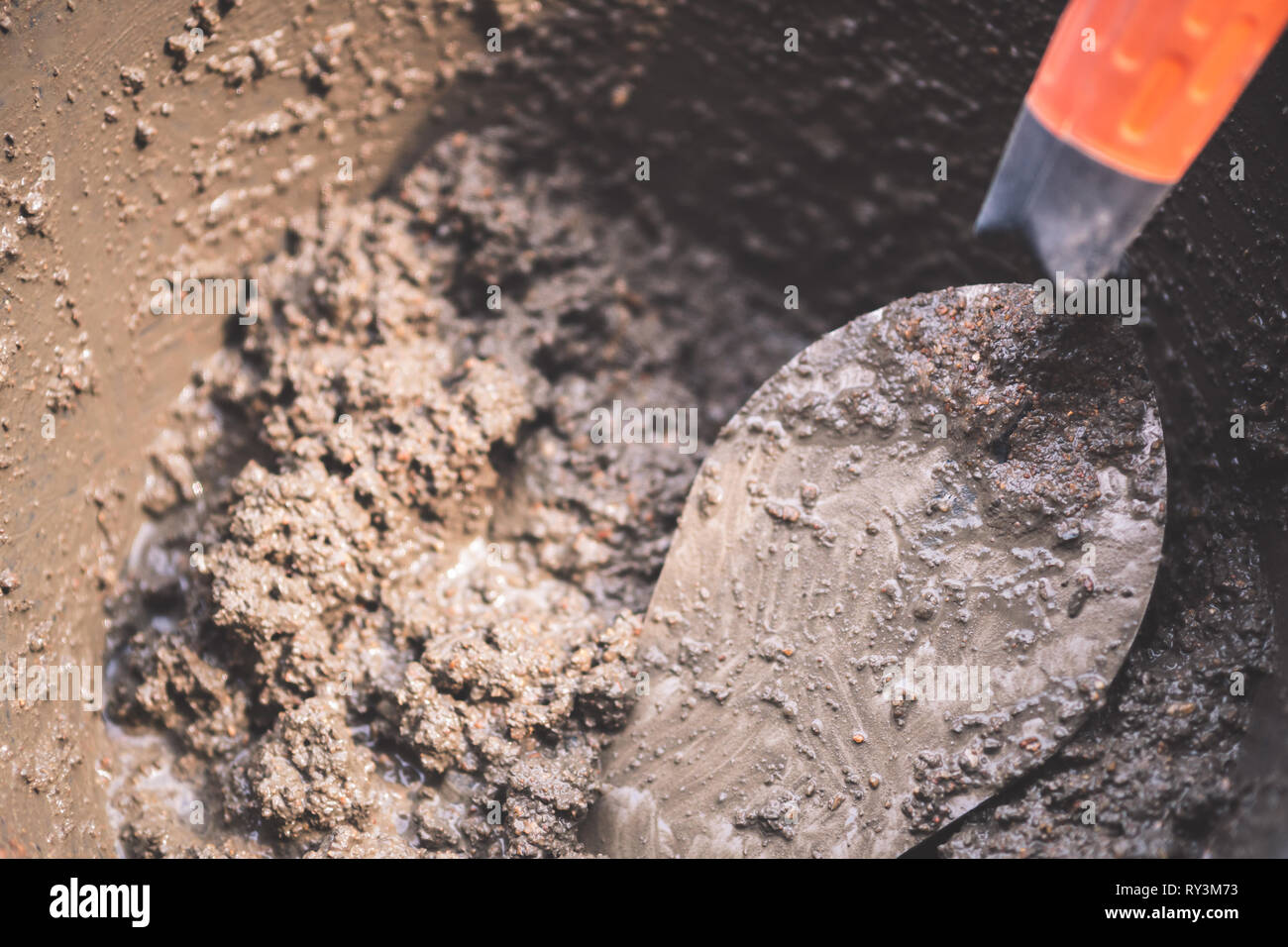 Cement wall water prepare hires stock photography and images Alamy
