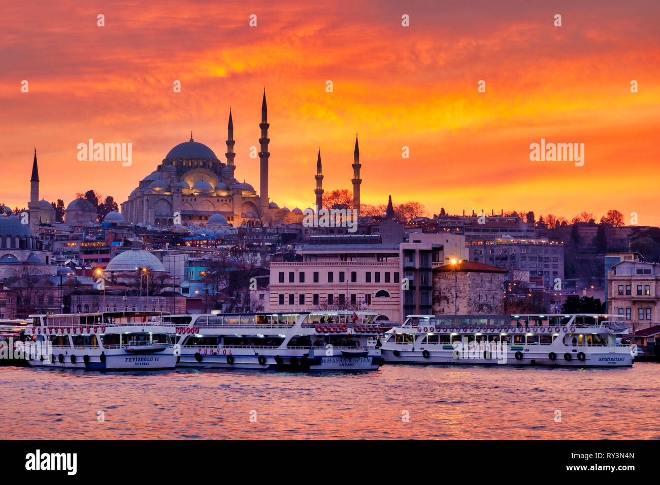 Fatih district with the Süleymaniye Mosque and the Eminönü square , Istanbul, Turkey Stock Photo