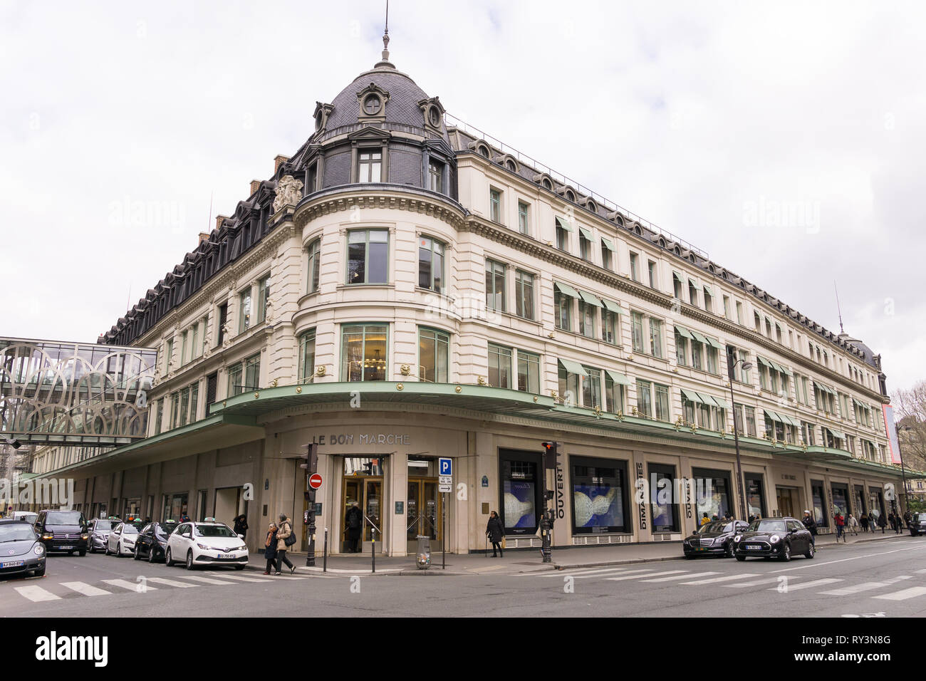 Paris left bank shopping hi-res stock photography and images - Alamy
