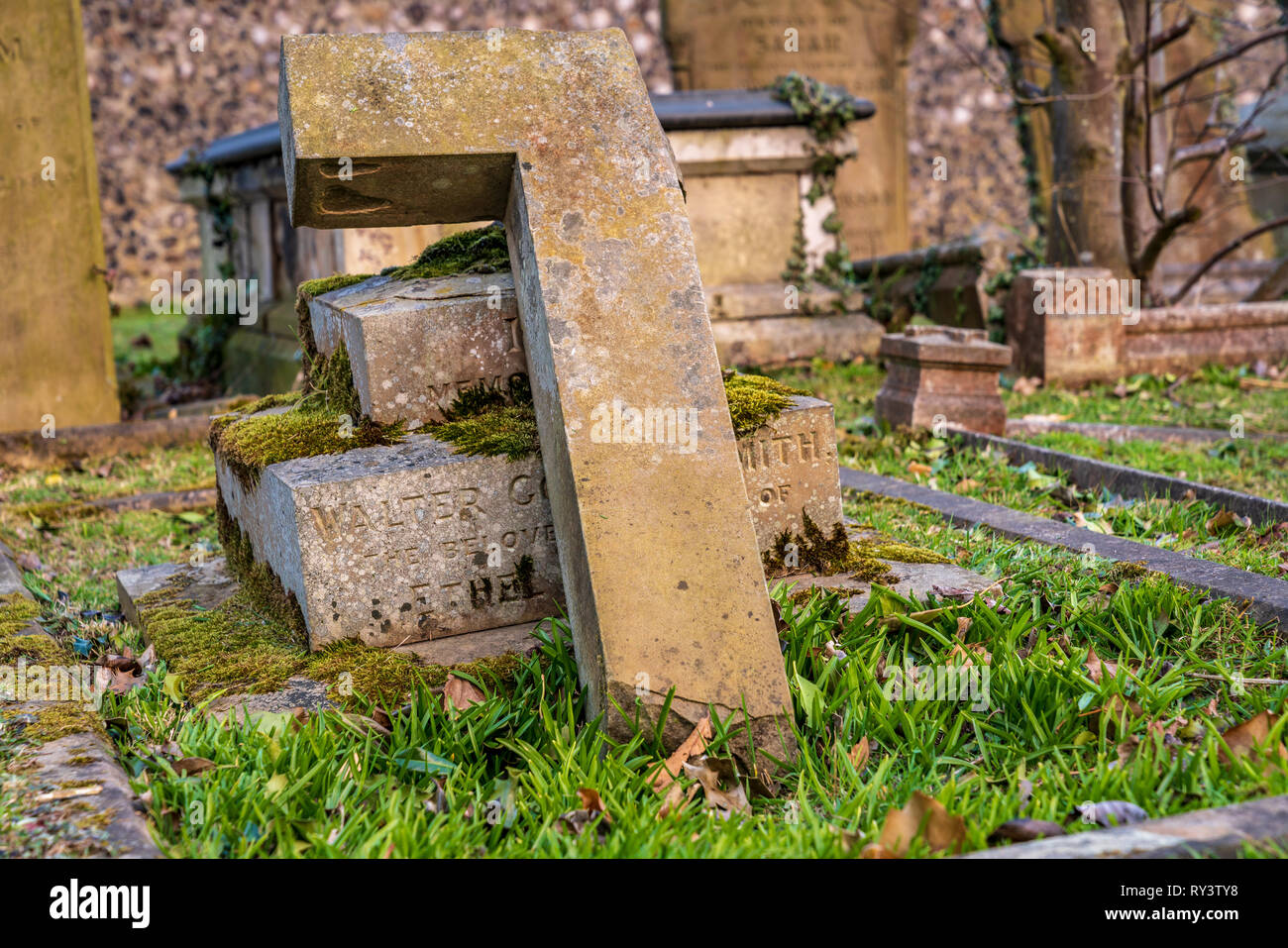 Decayed graves hi-res stock photography and images - Alamy