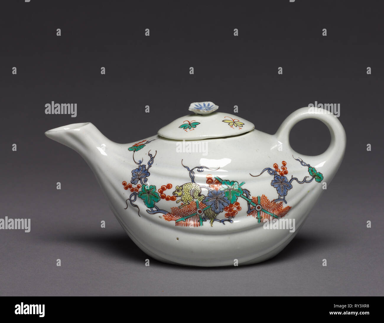 Teapot, c. 1730. Chantilly Porcelain Factory (French). Softpaste
