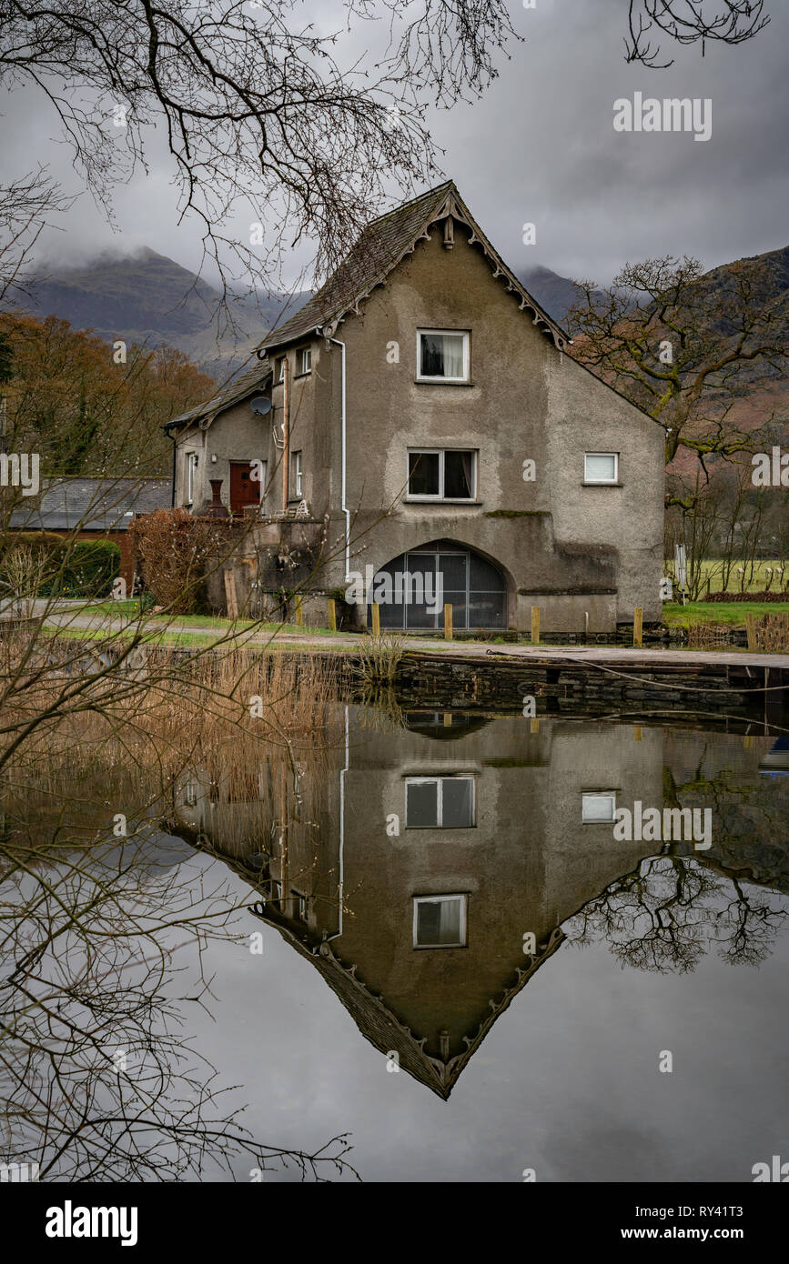 Pier Cottage Stock Photo 240419763 Alamy