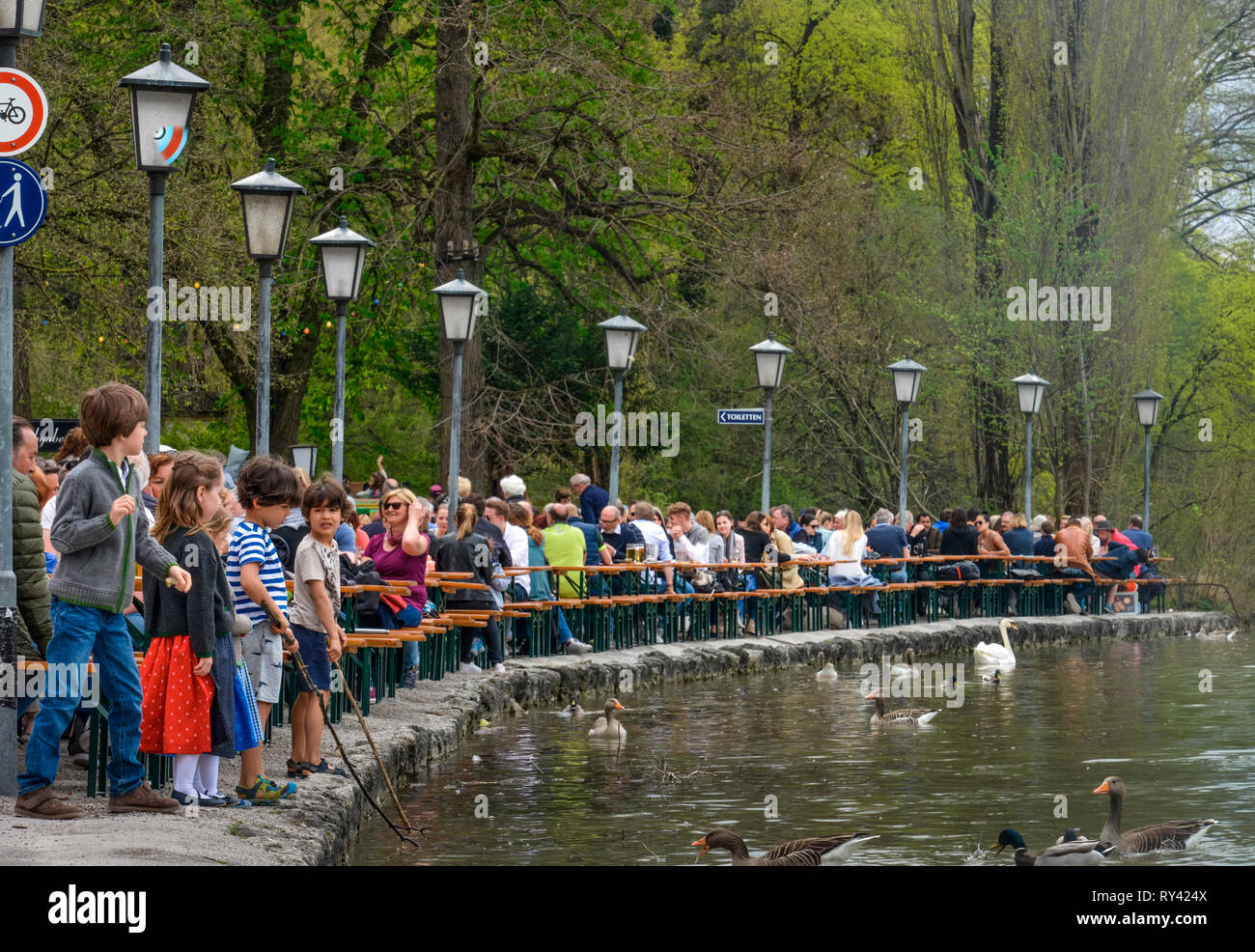 Seehaus Biergarten am Kleinhesseloher See, Englischer Garten, Muenchen, Bayern, Deutschland Stock Photo