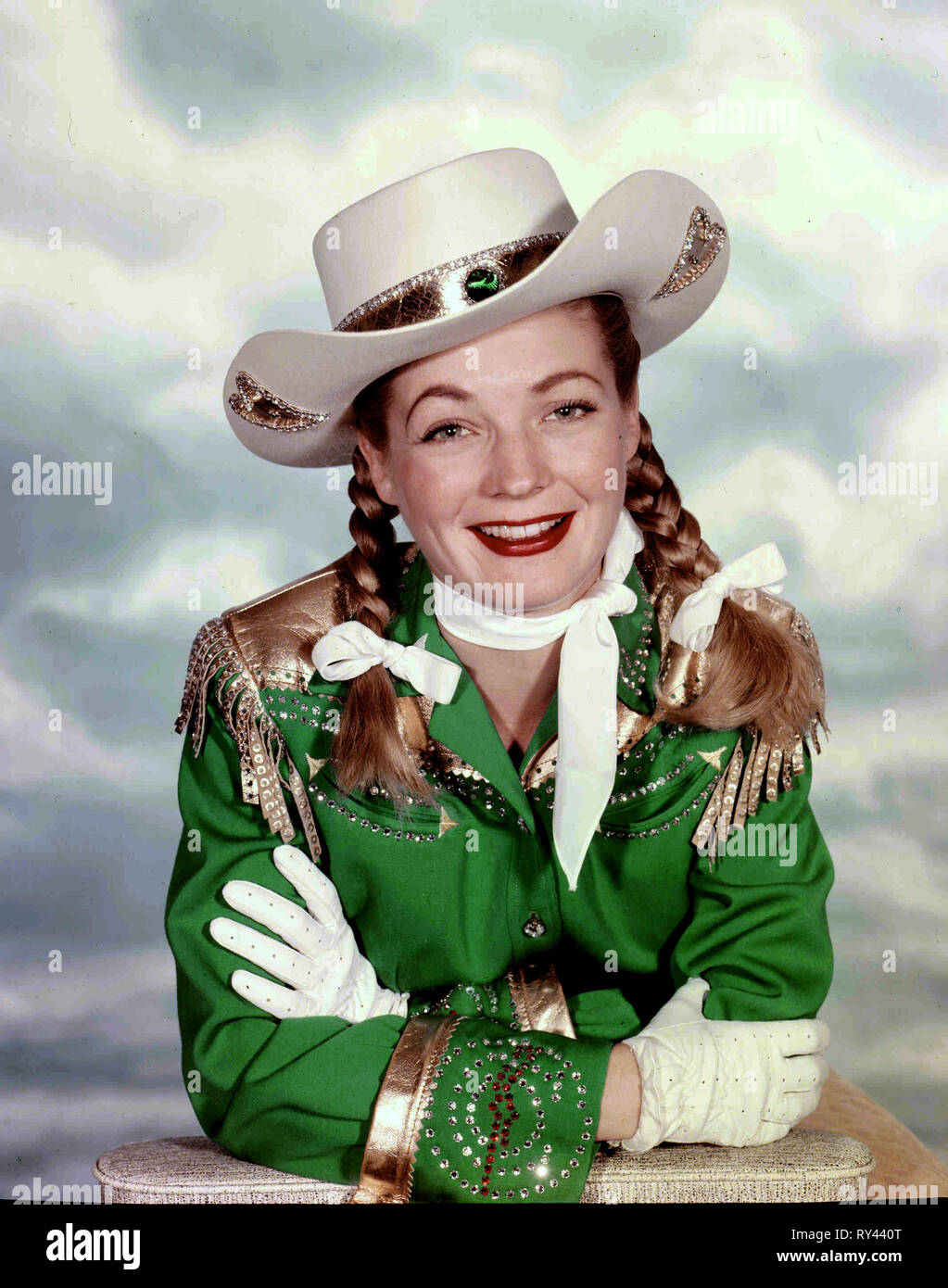 GAIL DAVIS ANNIE OAKLEY 1954 Stock Photo Alamy