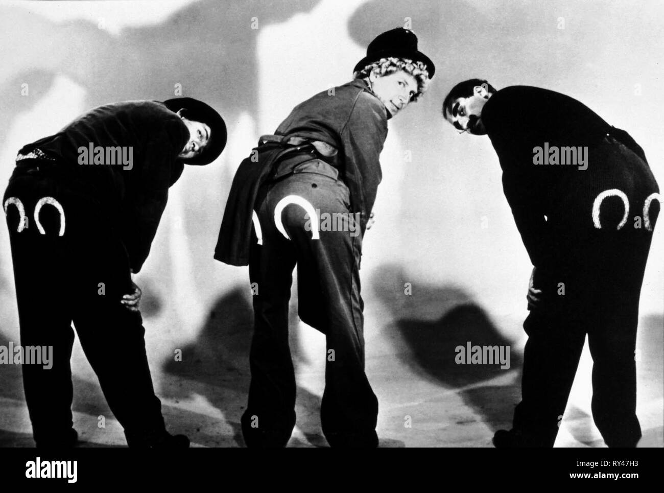 THE MARX BROTHERS, A DAY AT THE RACES, 1937 Stock Photo