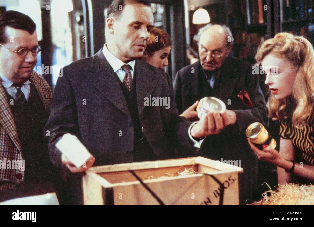 SCENE WITH ANTHONY HOPKINS, 84 CHARING CROSS ROAD, 1987 Stock Photo