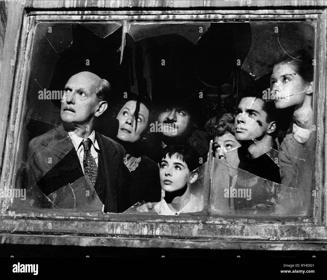 SCHILDKRAUT,HUBER,JACOBI,BAKER,PERKINS,WINTERS,BEYMER, THE DIARY OF ANNE FRANK, 1959 Stock Photo