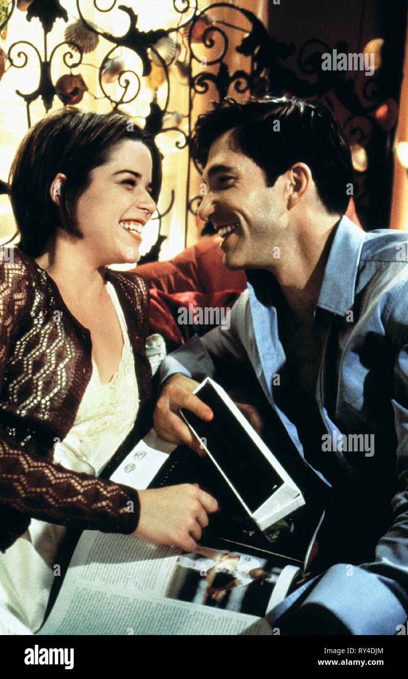Neve Campbell 1999 High Resolution Stock Photography and Images - Alamy