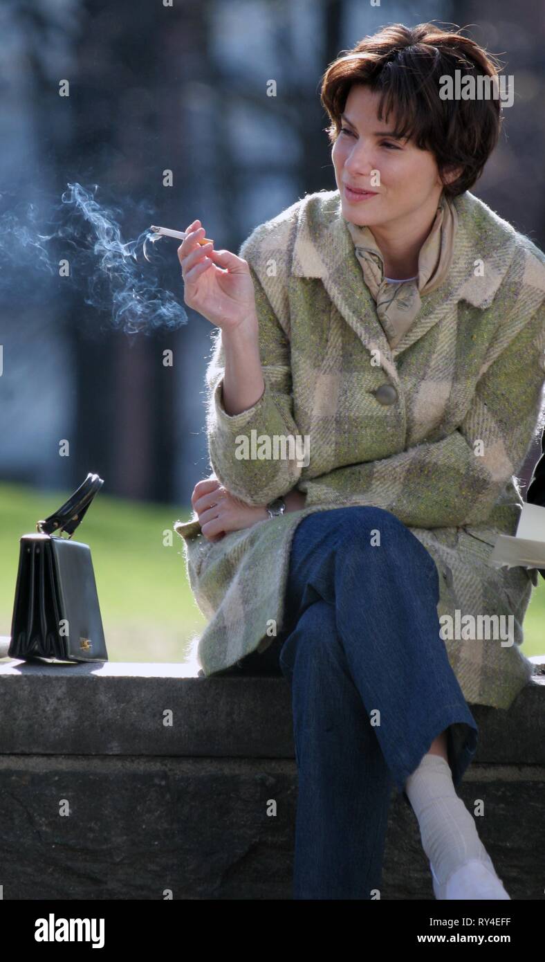 does sandra bullock smoke cigarettes Sandra Bullock 2005 Photo By John Barrett/PHOTOlink Stock Photo