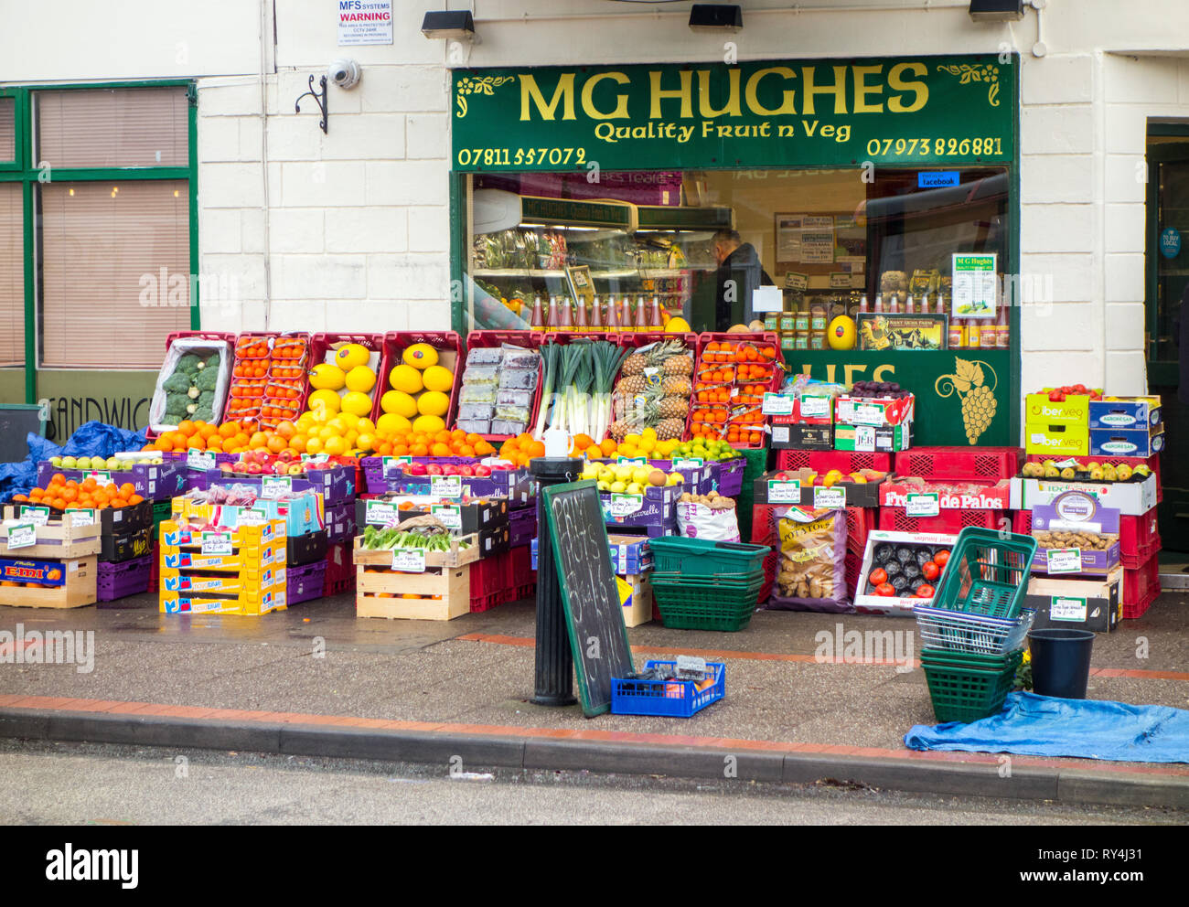 Fruit Veg Shop Uk High Resolution Stock Photography and Images Alamy