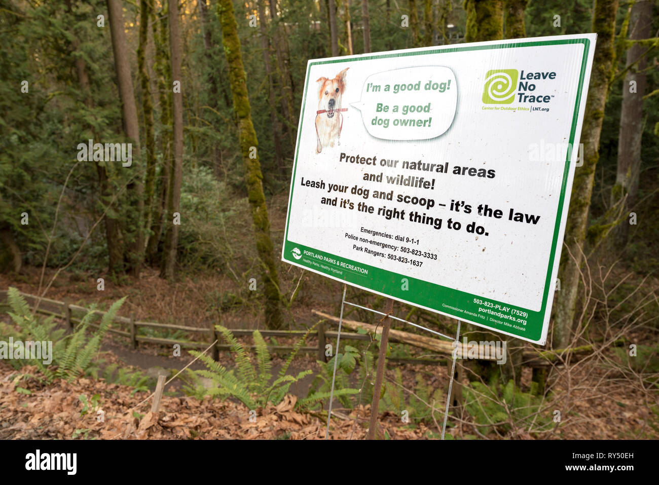 Dog etiquette sign in Marquam Nature Park, Portland, Oregon. Stock Photo