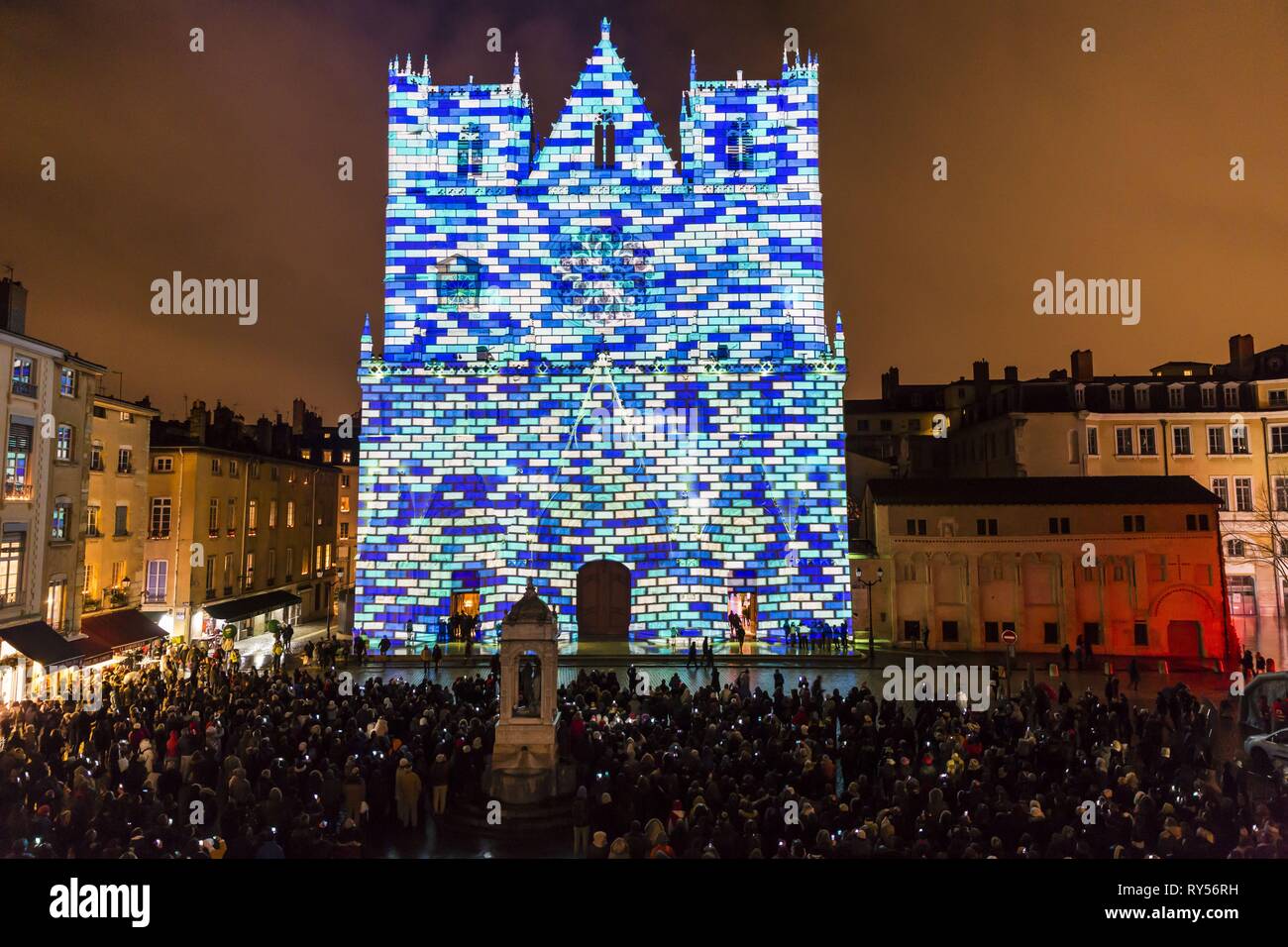 Fete De La Saint Jean Bazas The cathedral Cathédrale Saint-Jean-Baptiste at the place de la Cathédrale  in Bazas ist part of the World Heritage Sites of the Routes of Santiago de  Stock Photo - Alamy