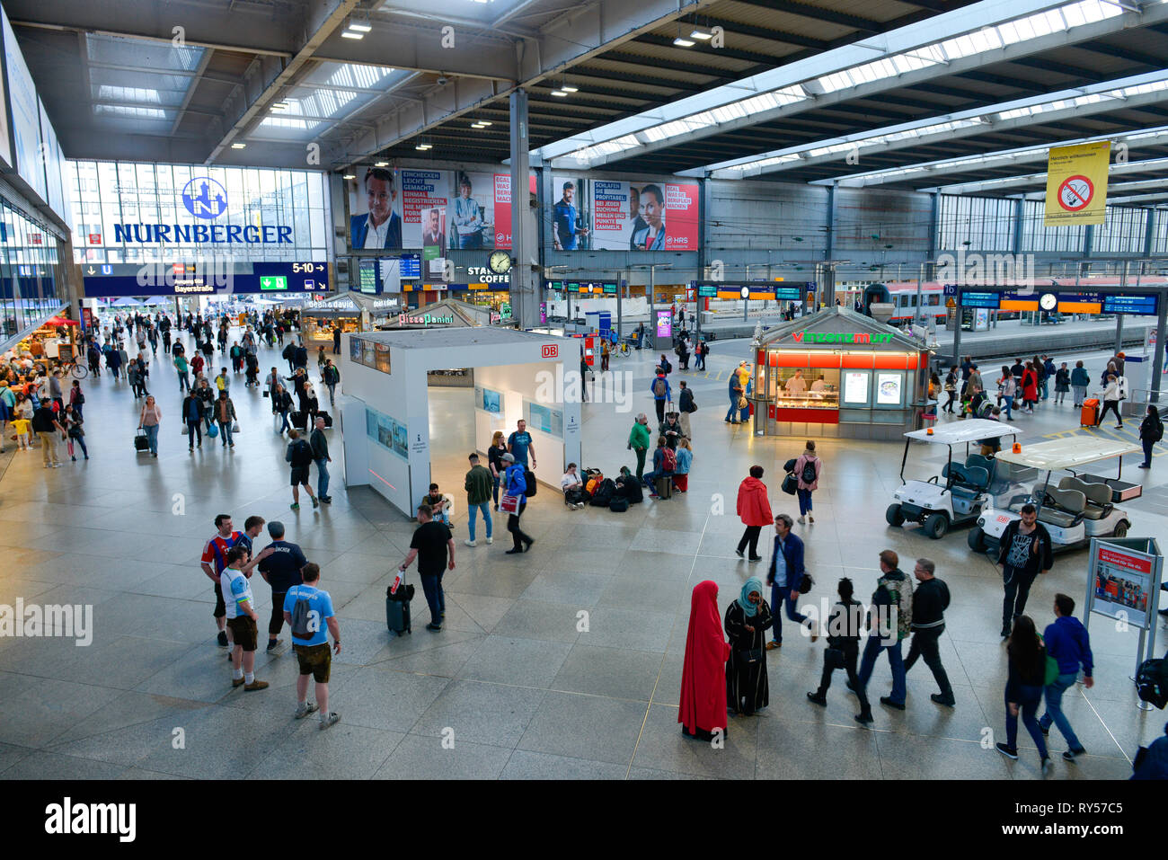 Haupthalle, Hauptbahnhof, Muenchen, Bayern, Deutschland Stock Photo Alamy