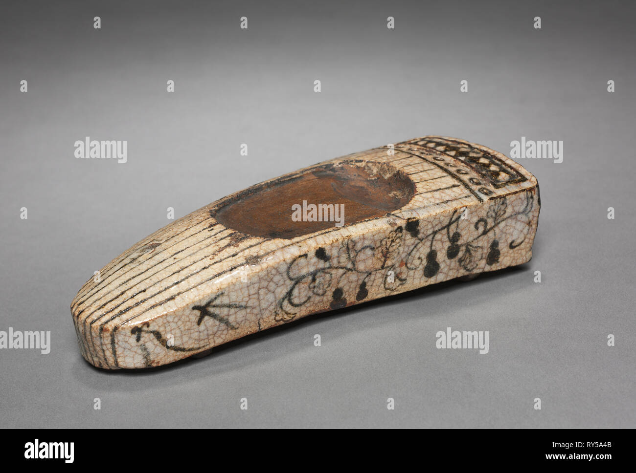 Koto ware hi-res stock photography and images - Alamy