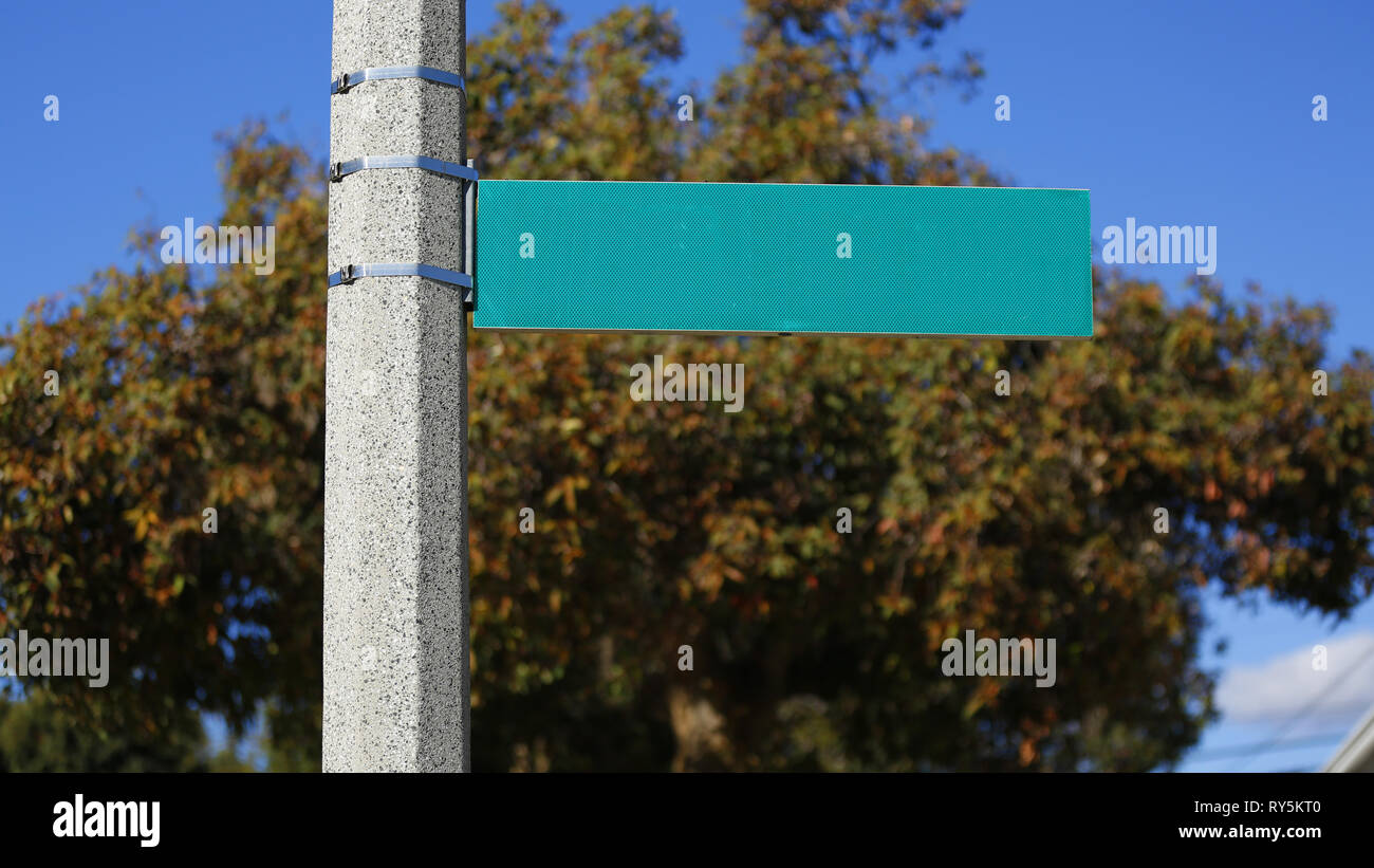 Blank Green Street Sign 3 Stock Photo - Alamy