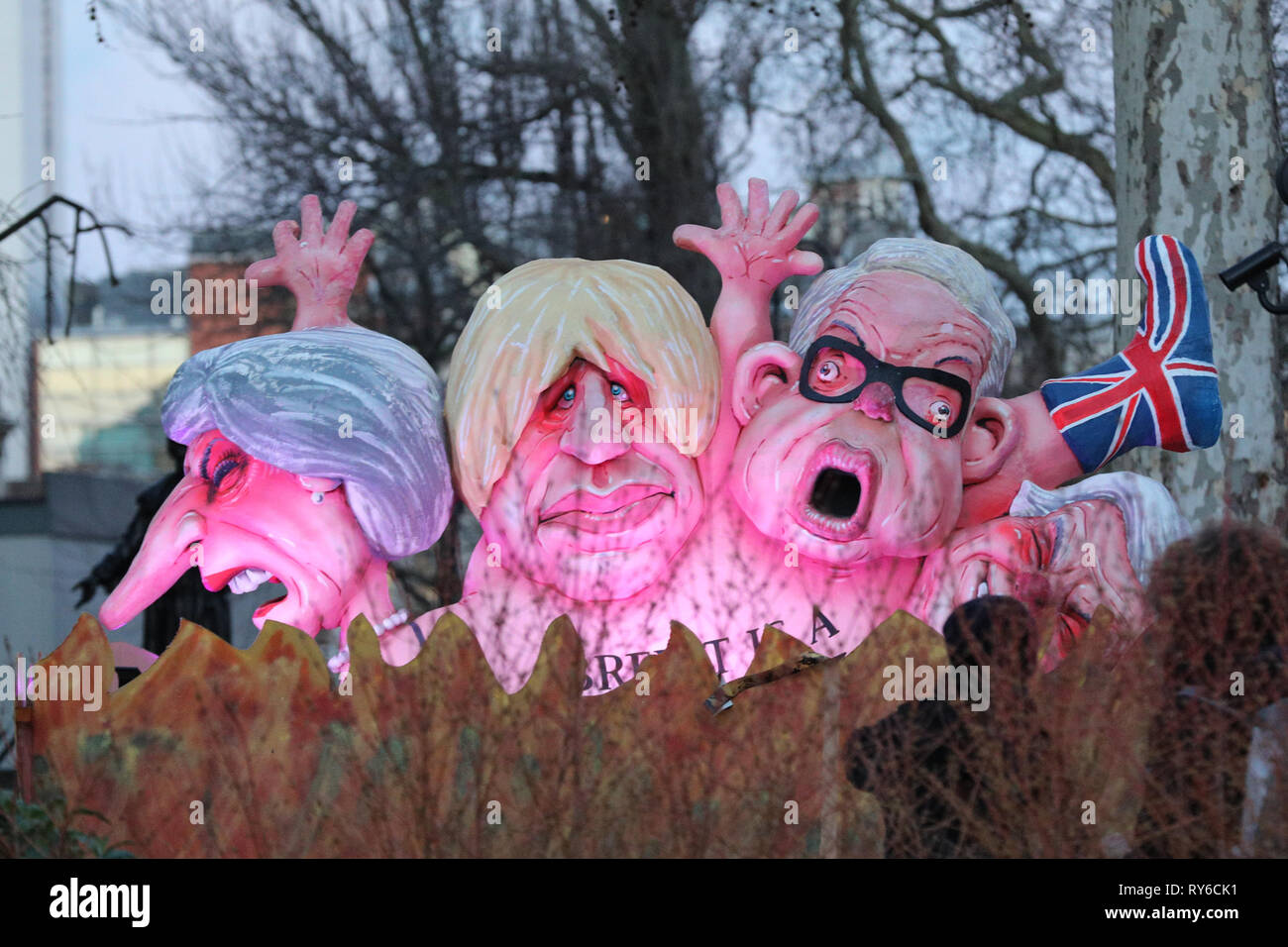 Westminster, London, UK. 12th Mar, 2019. Pro Brexit and Anti Brexit supporters protest outside the Houses of Parliament in Westminster today, on the day that has a 'meaningful vote' in Parliament on Theresa May's Brexit Deal scheduled for the evening. Credit: Imageplotter/Alamy Live News Stock Photo