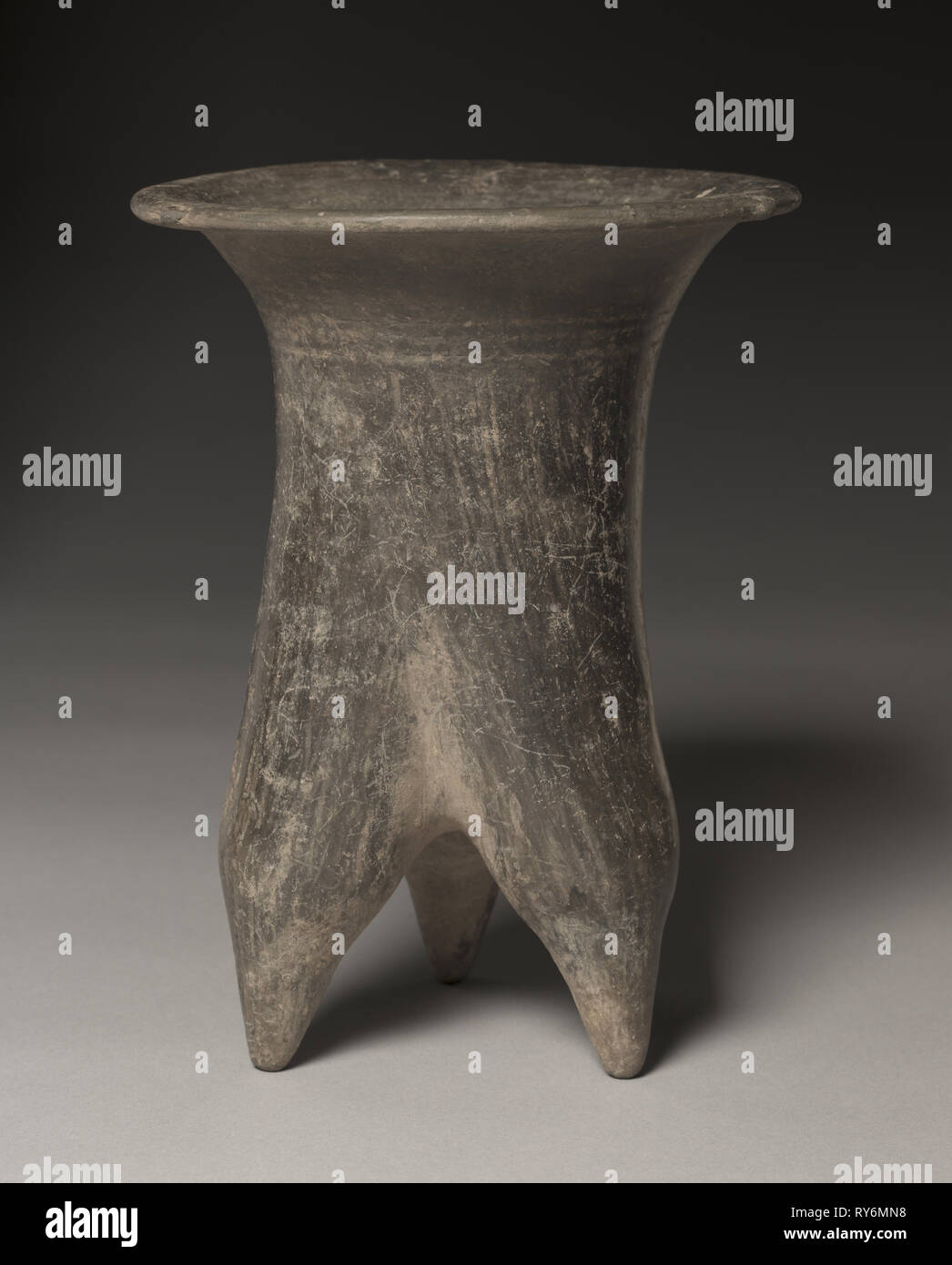 Li, Hollow-Legged Tripod, late 2nd or early 1st millennium BC. China, Inner Mongolia, lower stratum of the Xiajiadian culture, late 2nd or early 1st millennium BC. Dark grey earthenware; overall: 22.9 x 17 cm (9 x 6 11/16 in Stock Photo