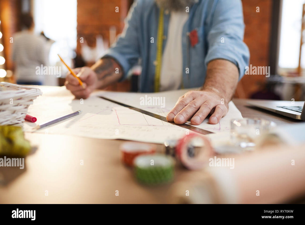 Sketching style hi-res stock photography and images - Alamy