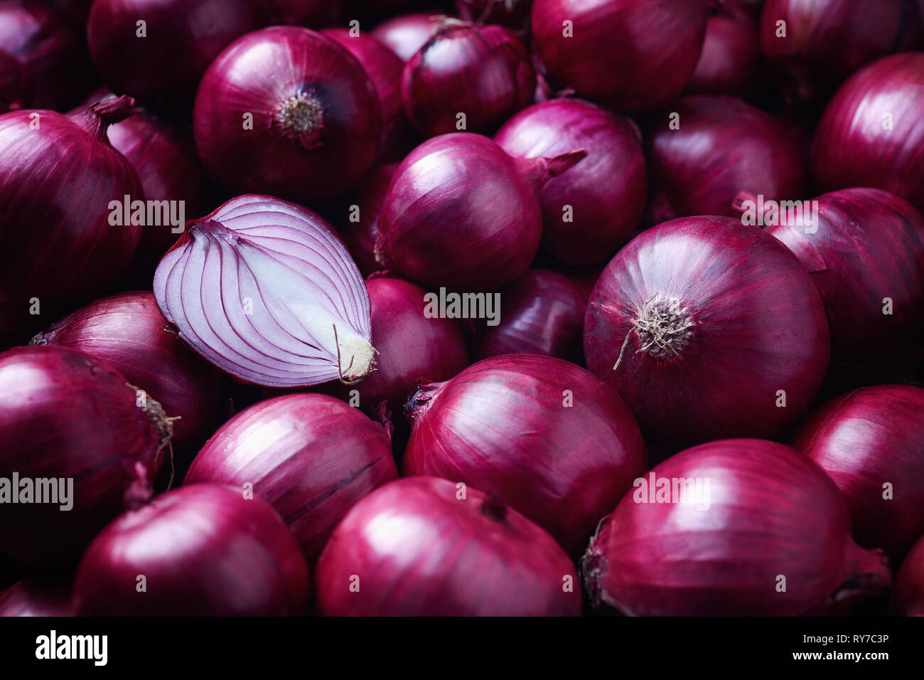 Purple crate hi-res stock photography and images - Alamy