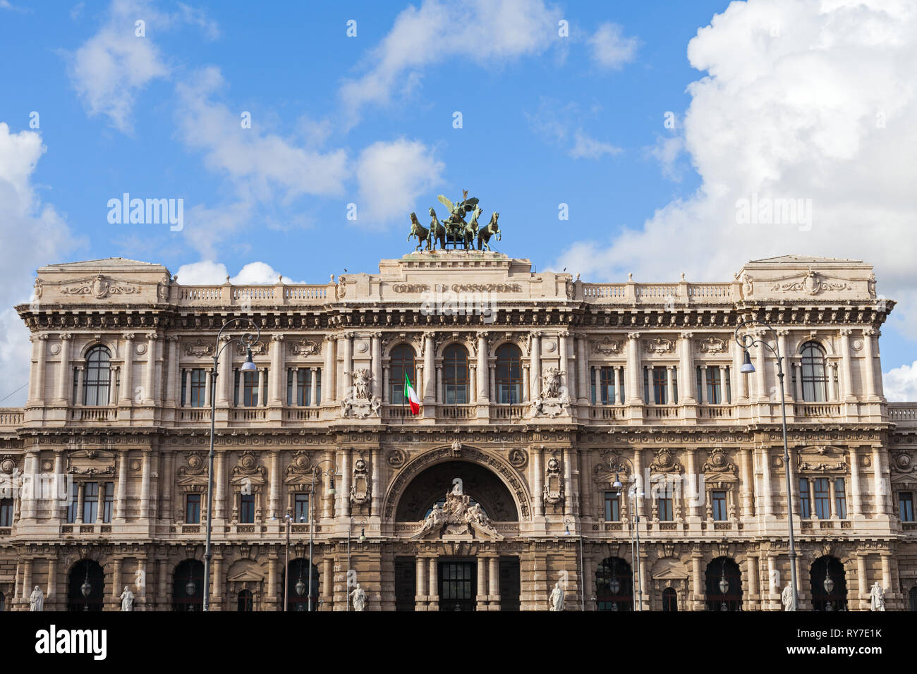 Court justice ancient rome hi-res stock photography and images - Alamy