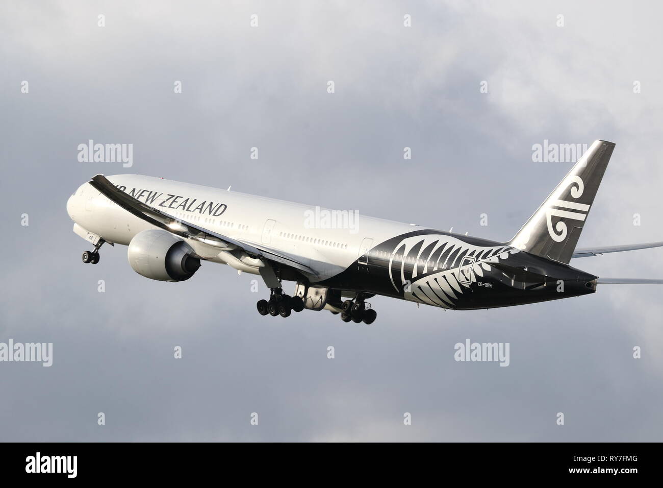 Air New Zealand Boeing 777 ZKOKR taking off from London Heathrow