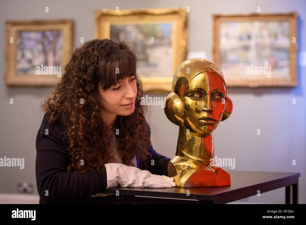 Lyon And Turnbull Gallery Manager Arianna Pedrazzoli With The Bronze Bust Of Eastre Hymn To The 