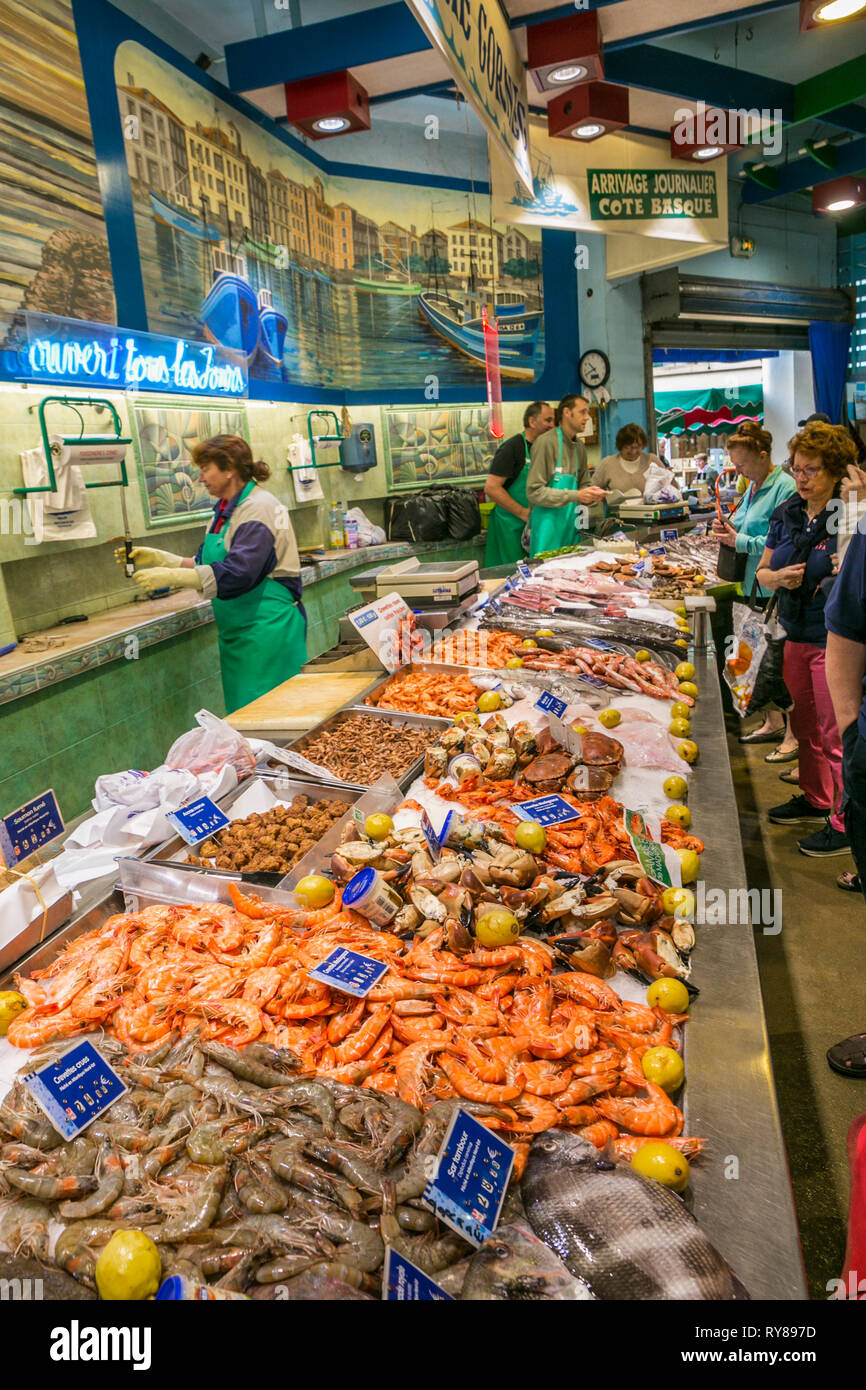 Les Halles Market. Saint Jean de Luz. Donibane Lohizune. Atlantic Pyrenees.  Aquitania Region. Labort (Lapurdi). Basque Country . France Stock Photo -  Alamy