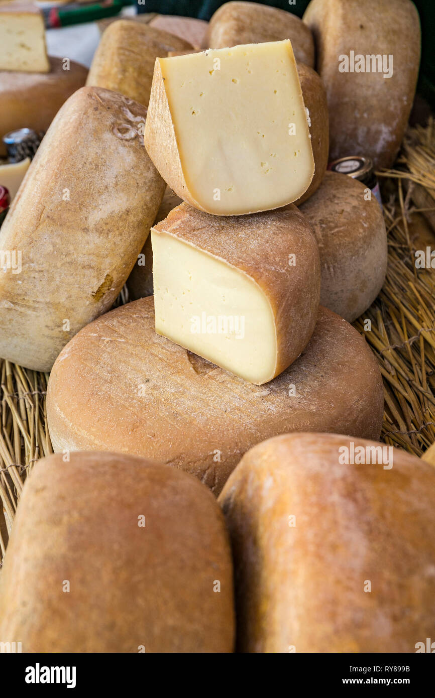 Les Halles Market. Saint Jean de Luz. Donibane Lohizune. Atlantic Pyrenees. Aquitania Region. Labort (Lapurdi).  Basque Country . France Stock Photo