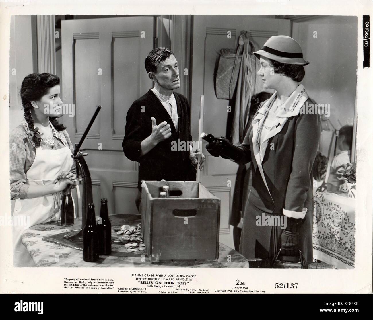 BELLES ON THEIR TOES (1952)  MYRNA LOY  HOAGY CARMICHAEL  DEBRA PAGET  HENRY LEVIN (DIR)  MOVIESTORE COLLECTION LTD Stock Photo