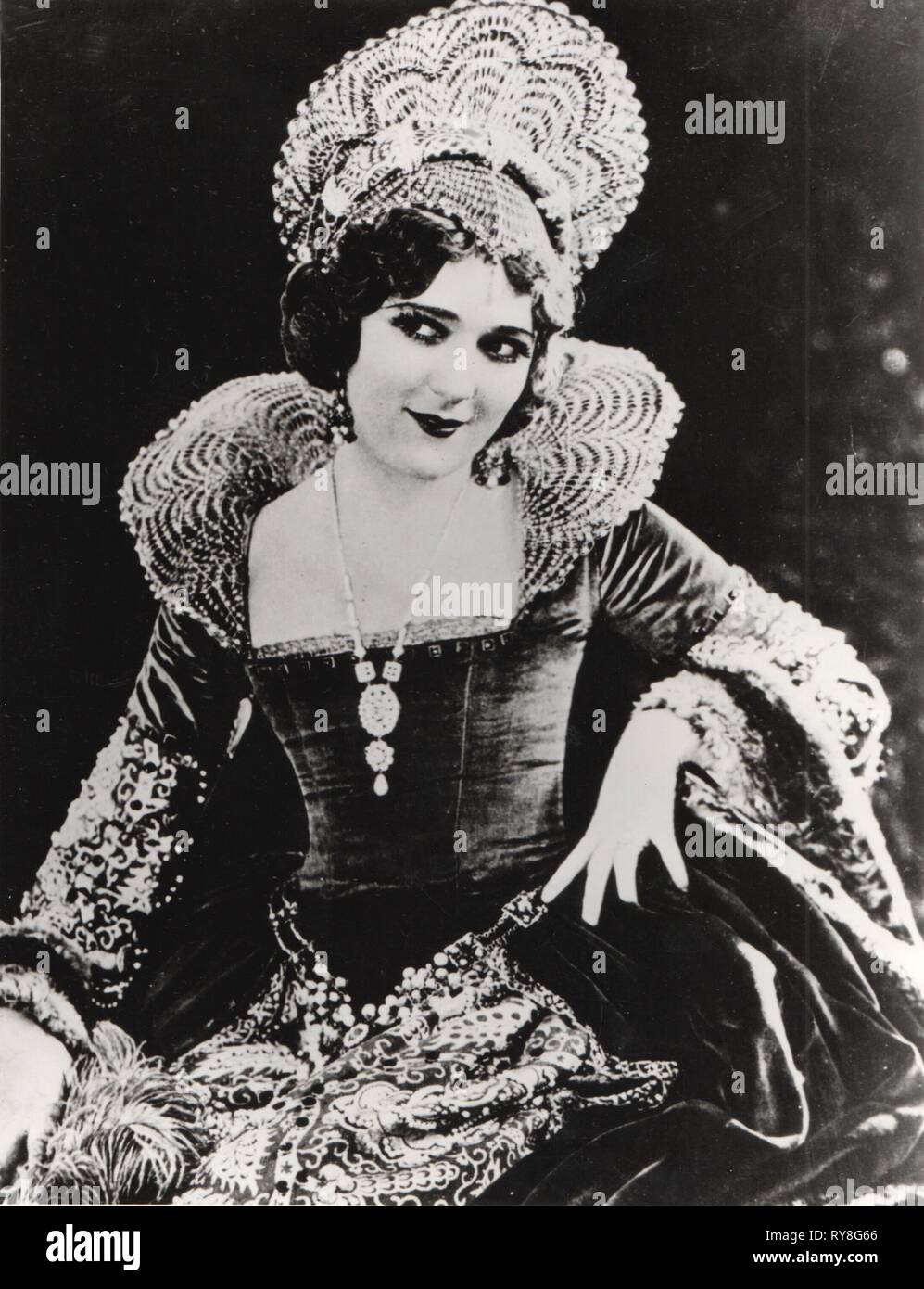 DOROTHY VERNON OF HADDON HALL (1924)  MARY PICKFORD  MARSHALL NEILAN (DIR)  MOVIESTORE COLLECTION LTD Stock Photo