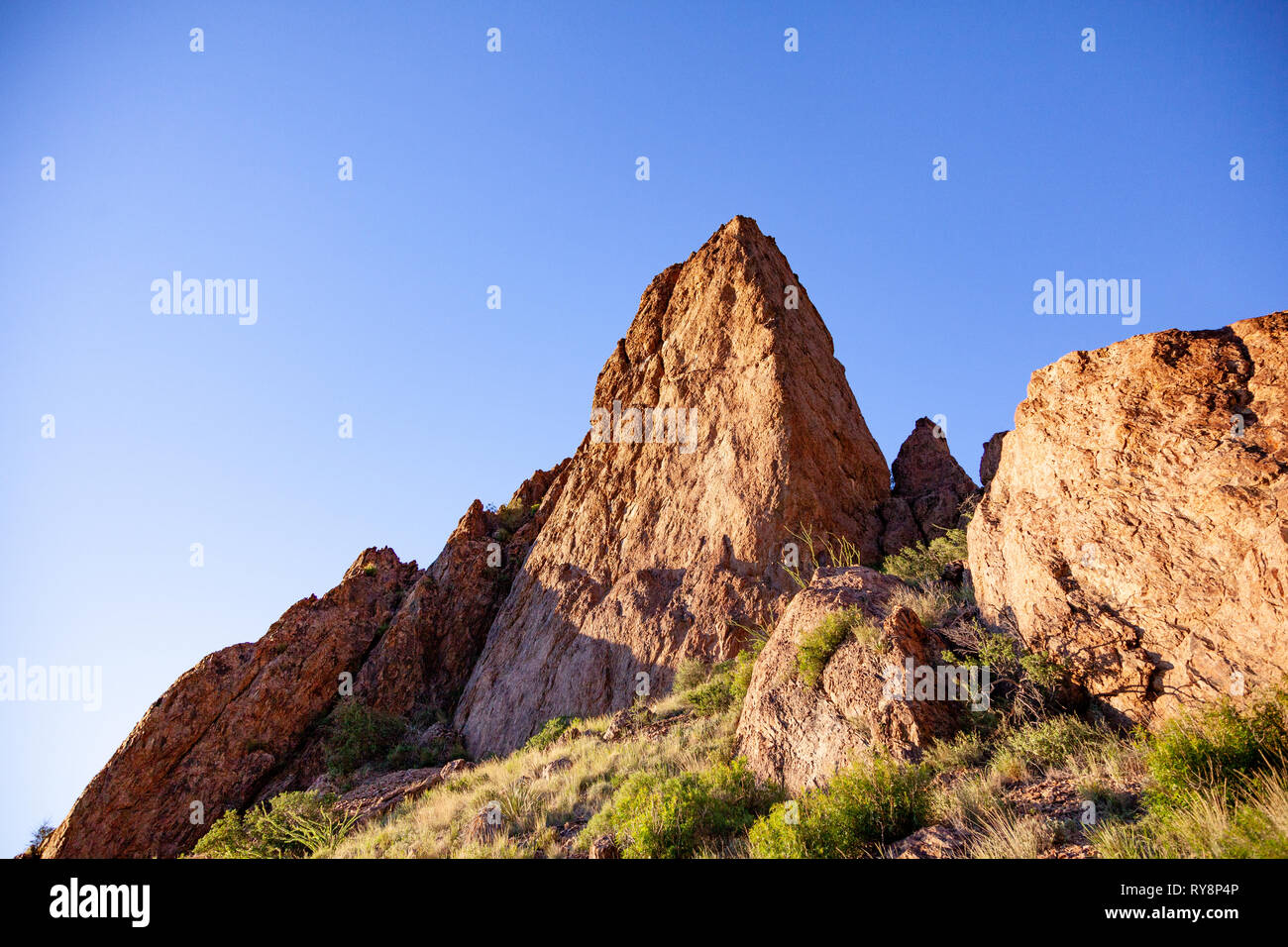 Desert landscapes hi-res stock photography and images - Alamy