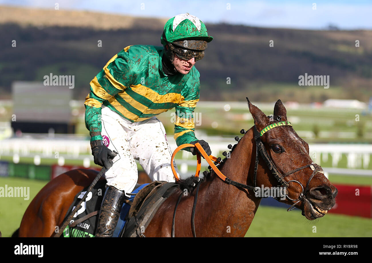 Jockey mark walsh wins unibet champion hurdle challenge trophy hires stock photography and Jockey mark walsh wins unibet champion hurdle challenge trophy hires stock photography and
