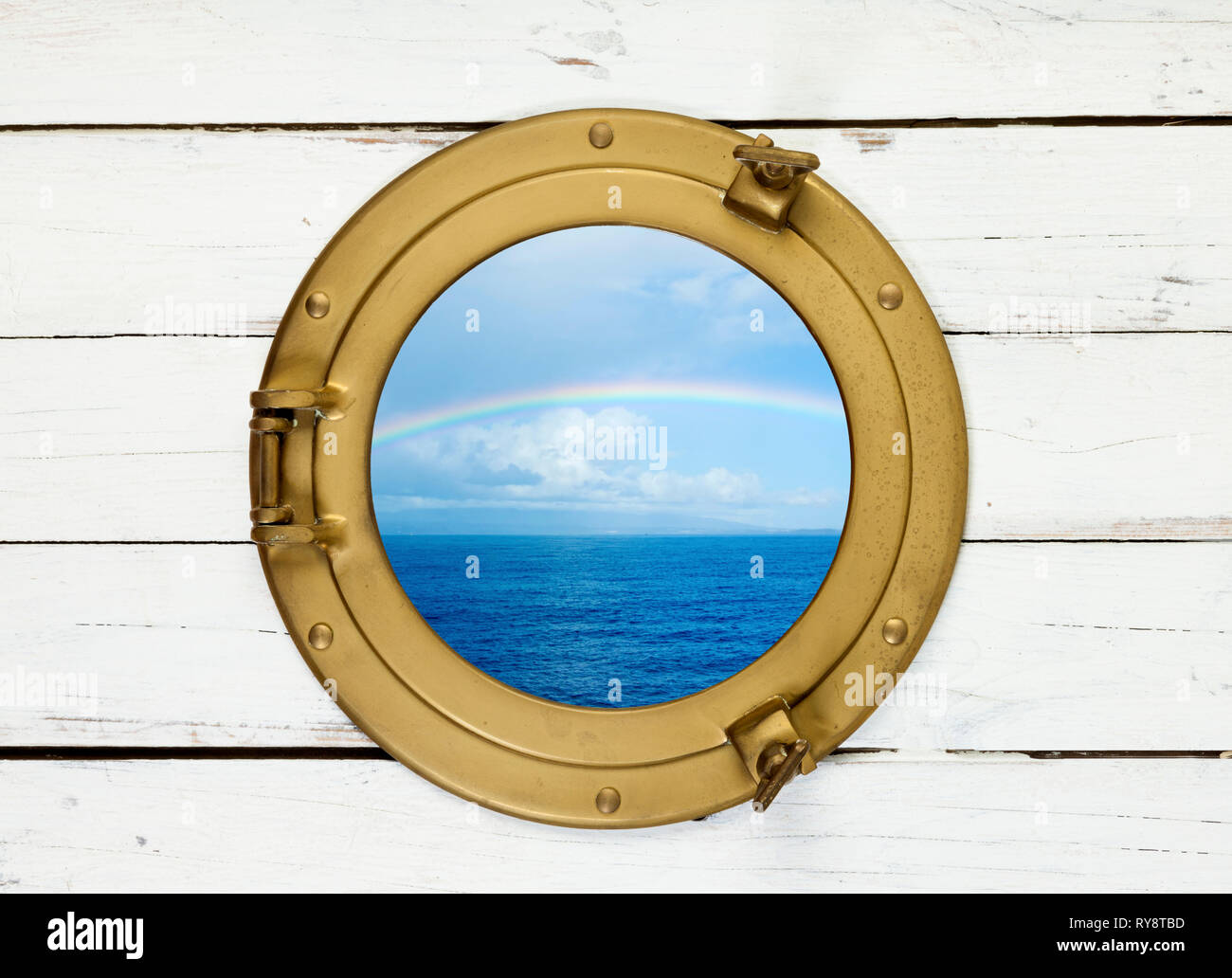 Brass porthole hi-res stock photography and images - Alamy