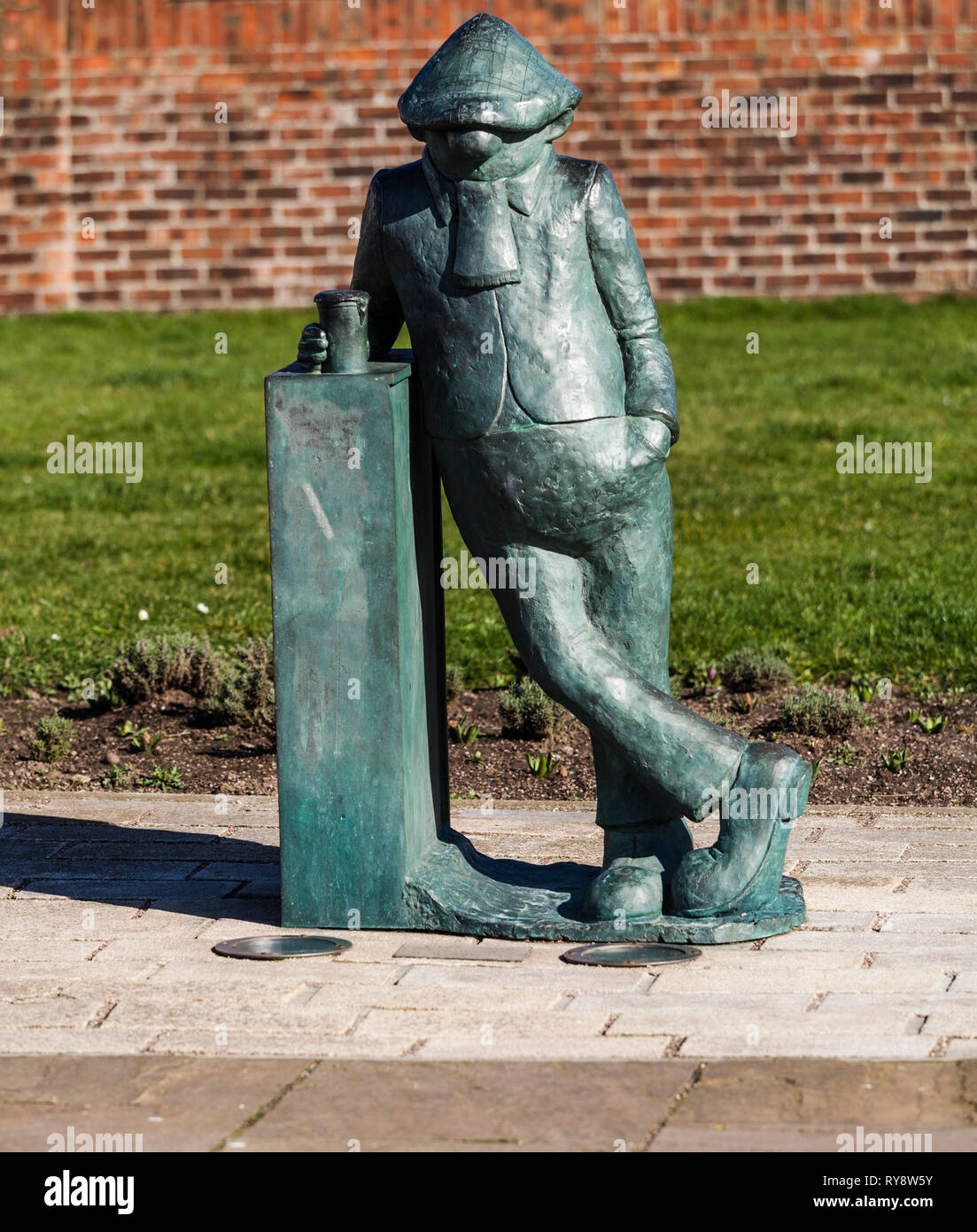 Statue of Andy Capp,a famous cartoon character created by Reg Smythe and featured in the Daily Mirror newspaper for many years. Stock Photo