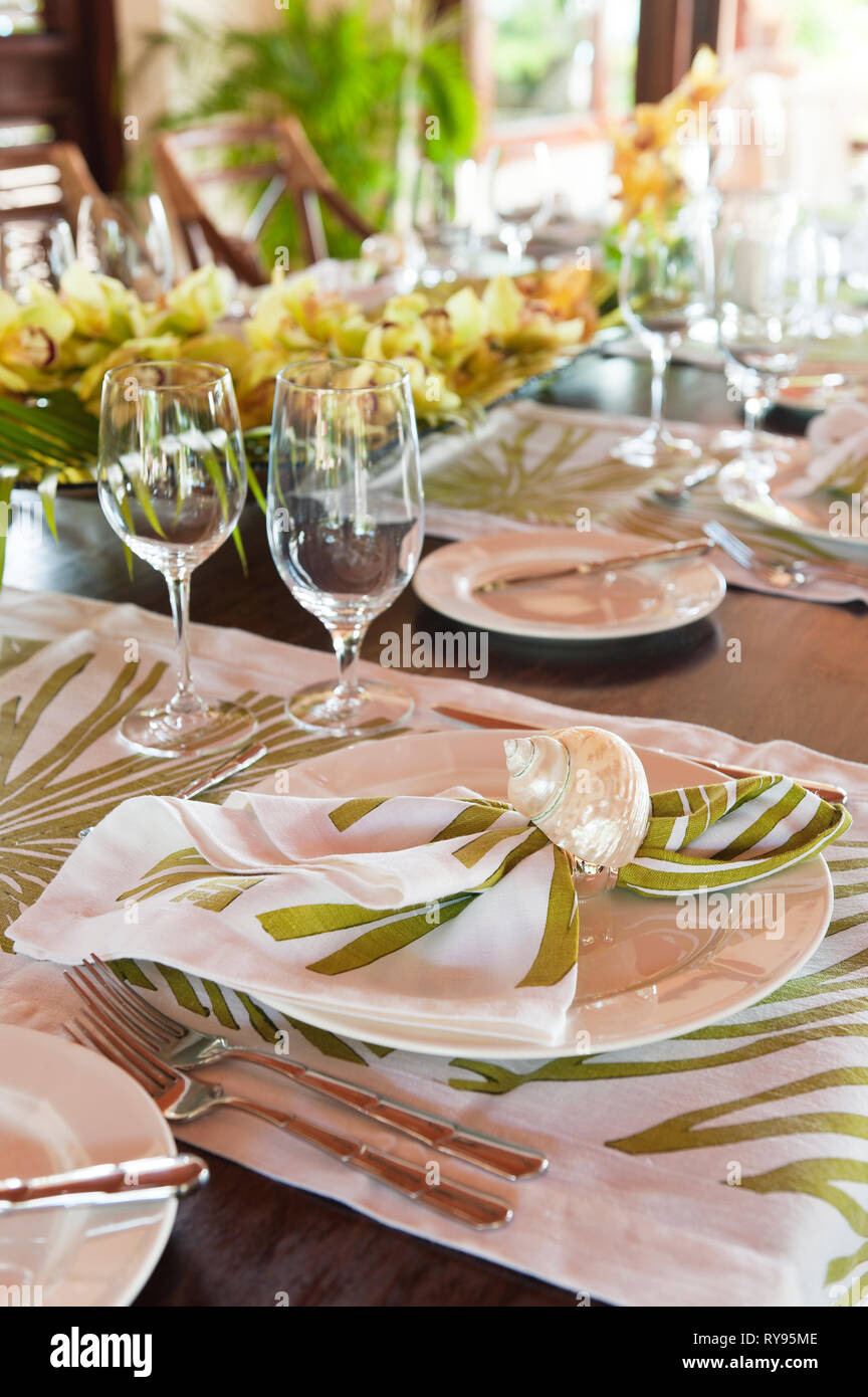 "Tropical table setting in Tamarind Cove, Antigua Stock Photo Alamy