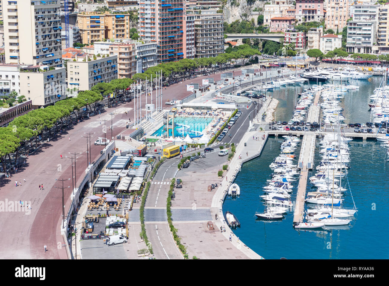 Blick von oben auf das Schwimmbad im Hafen von Monte Carlo in Monte Carlo, Monaco, 29.08.2018 Bildnachweis: Mario Hommes / HH-Photography Stock Photo