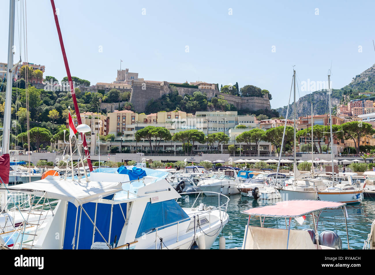 Blick vom Hafen auf den Fuerstenpalast in Monte Carlo, Monaco, 29.08.2018 Bildnachweis: Mario Hommes / HH-Photography Stock Photo