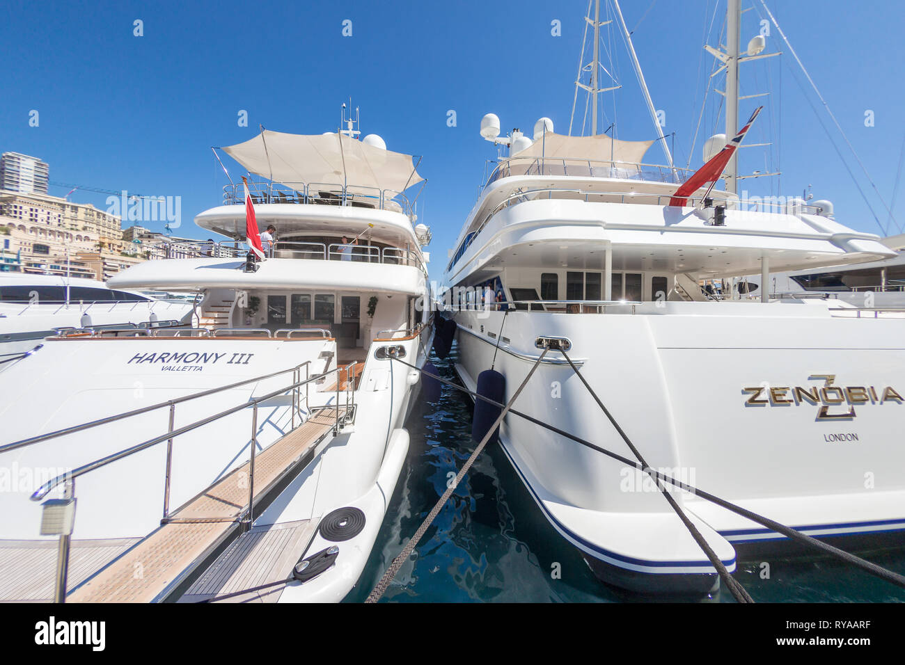 Motorjachten im Hafen in Monte Carlo, Monaco, 29.08.2018 Bildnachweis: Mario Hommes / HH-Photography Stock Photo