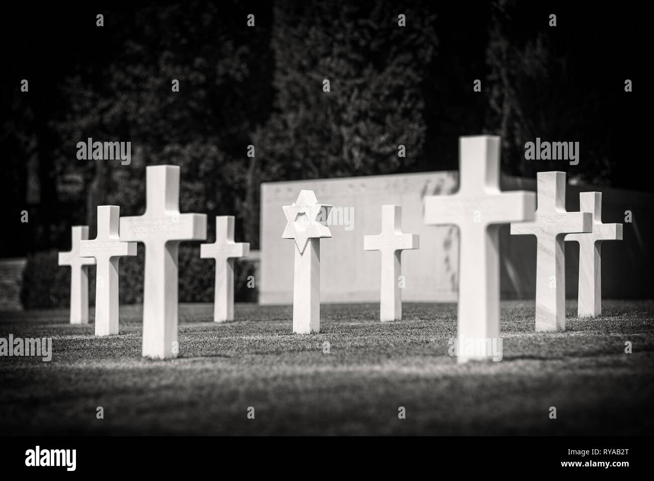 Grabkreuze auf dem Friedhof in Rhone American Cemetery and Memorial, Draguignan, Frankreich, 30.08.2018 Bildnachweis: Mario Hommes / HH-Photography Stock Photo