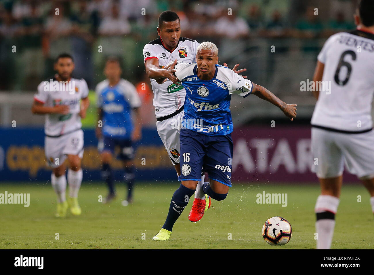 Sao Paulo Sp 12 03 2019 Corinthians X Santos Deyverson Do Palmeiras Dispute With Freitas Do Melgar