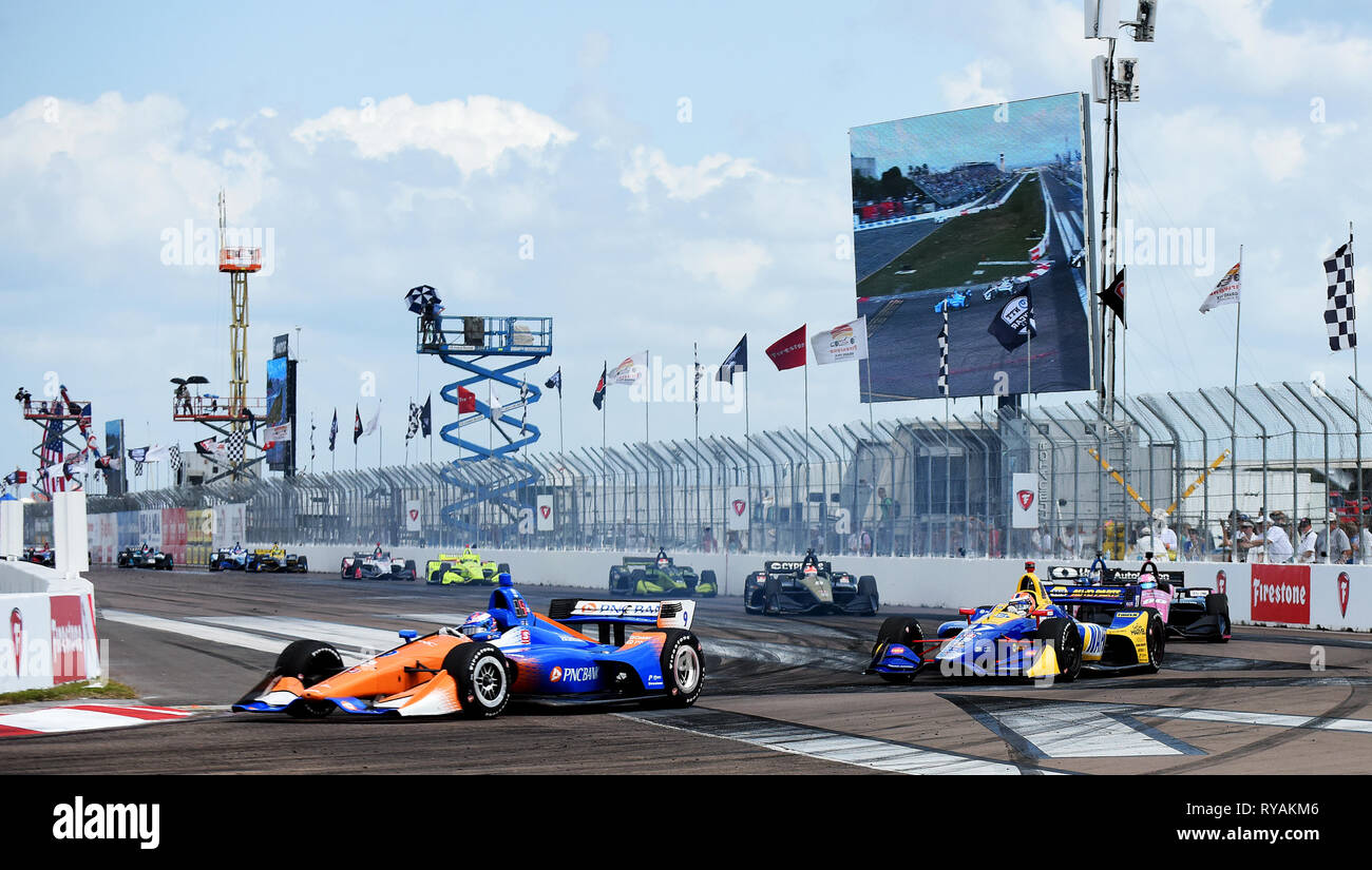 March 10, 2019 - St. Petersburg, Florida, United States - Chip Ganassi Racing driver Scott Dixon of New Zealand leads the pack through turn one during the Firestone Grand Prix of St. Petersburg on March 10, 2019 in St. Petersburg, Florida. Josef Newgarden of the United States won the race. (Paul Hennessy/Alamy) Stock Photo