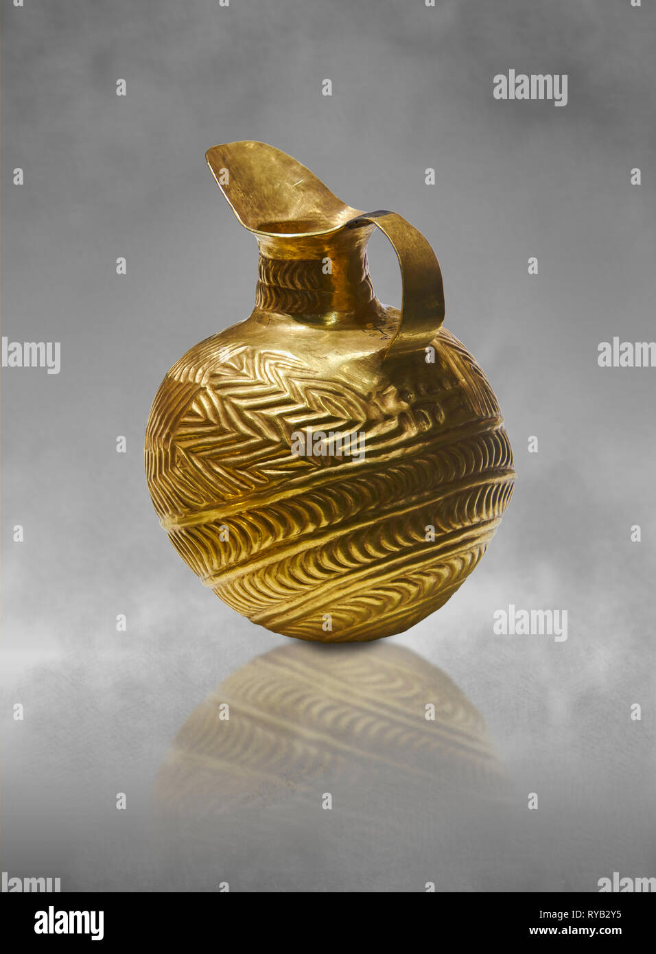 Bronze Age Hattian gold flask from Grave K, possibly a Bronze Age Royal grave (2500 BC to 2250 BC) - Alacahoyuk - Museum of Anatolian Civilisations, A Stock Photo