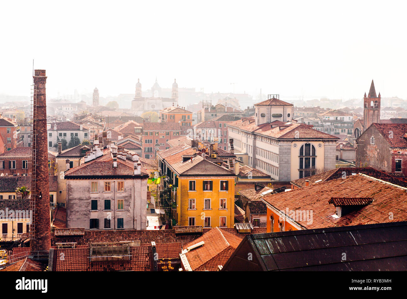 Aerial view foggy cloud small hi-res stock photography and images - Alamy