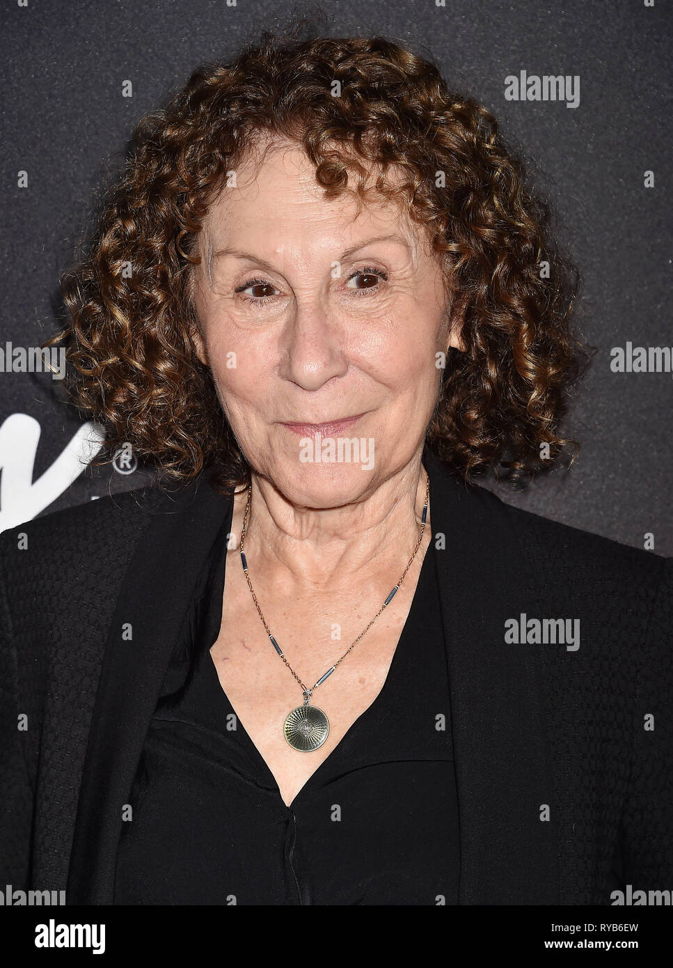 Rhea Perlman High Resolution Stock Photography and Images - Alamy