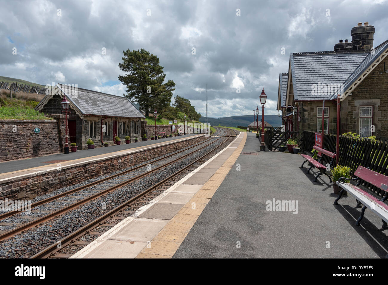 Dent railway station, the highest operational mainline station in England Stock Photo